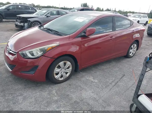 5NPDH4AE1GH755960 2016 HYUNDAI ELANTRA - Image 2