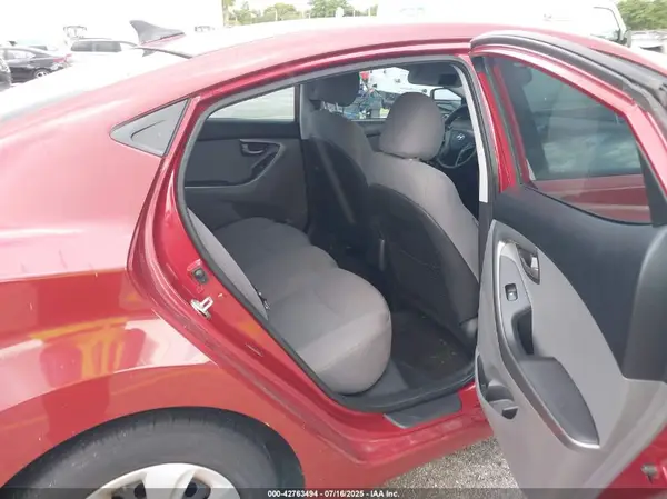 5NPDH4AE1GH755960 2016 HYUNDAI ELANTRA - Image 8
