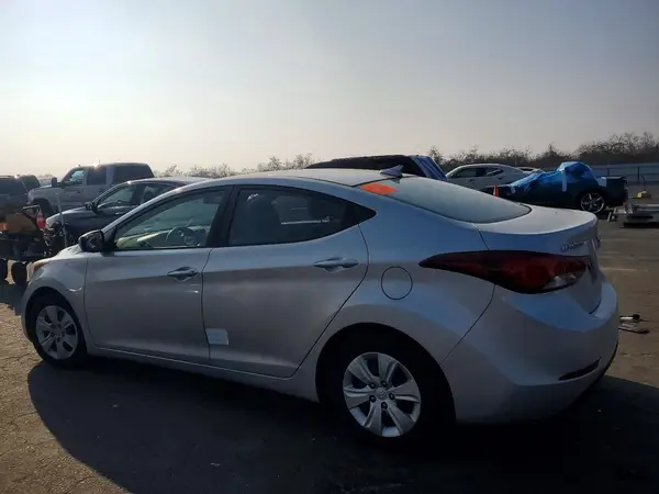 5NPDH4AE1GH756090 2016 HYUNDAI ELANTRA - Image 2