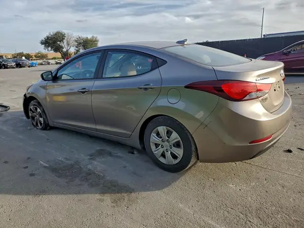 5NPDH4AE1GH760026 2016 HYUNDAI ELANTRA - Image 2