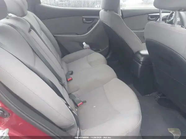 5NPDH4AE1GH761029 2016 HYUNDAI ELANTRA - Image 8