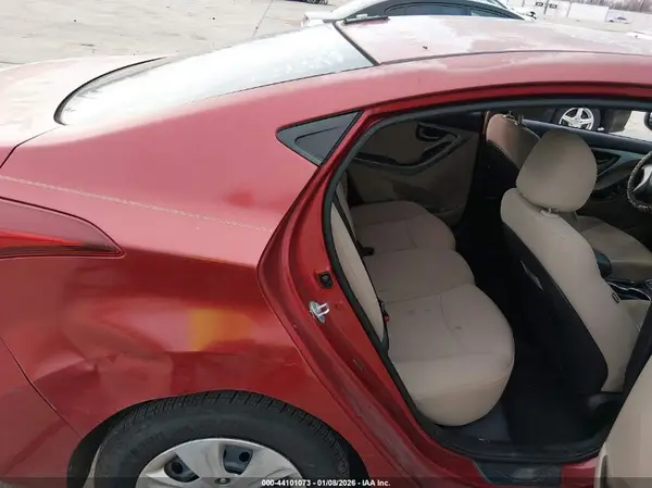5NPDH4AE1GH761368 2016 HYUNDAI ELANTRA - Image 8