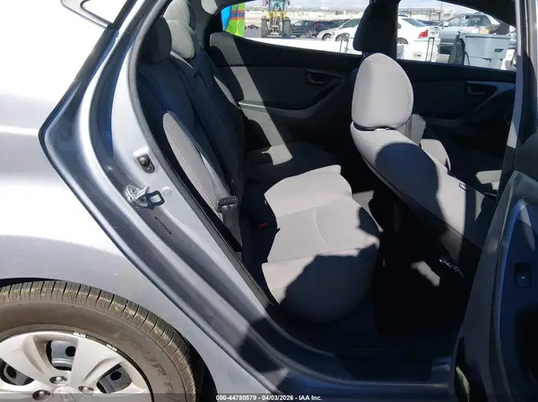 5NPDH4AE1GH762214 2016 HYUNDAI ELANTRA - Image 8