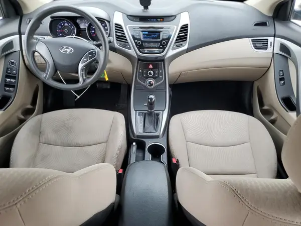 5NPDH4AE1GH763203 2016 HYUNDAI ELANTRA - Image 8