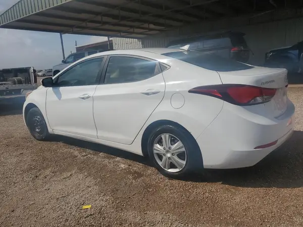 5NPDH4AE1GH763704 2016 HYUNDAI ELANTRA - Image 2