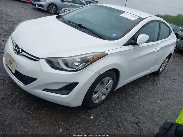5NPDH4AE1GH765615 2016 HYUNDAI ELANTRA - Image 2