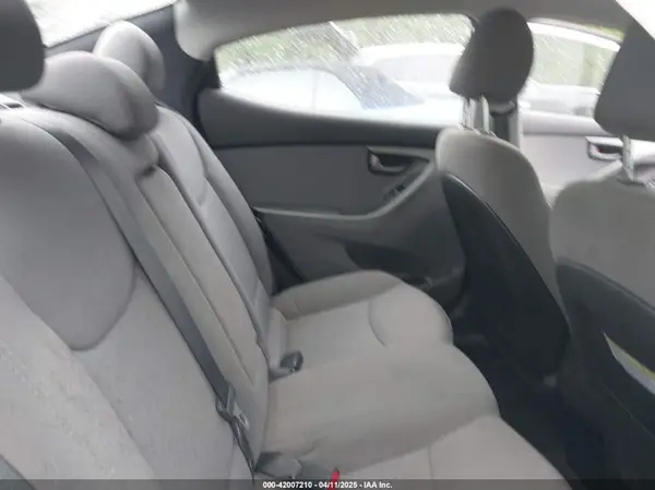5NPDH4AE1GH765615 2016 HYUNDAI ELANTRA - Image 8