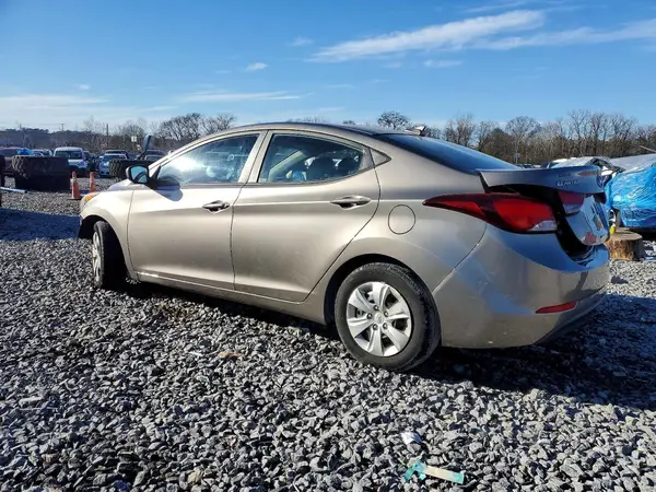 5NPDH4AE1GH765811 2016 HYUNDAI ELANTRA - Image 2