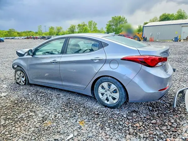 5NPDH4AE1GH765968 2016 HYUNDAI ELANTRA - Image 2