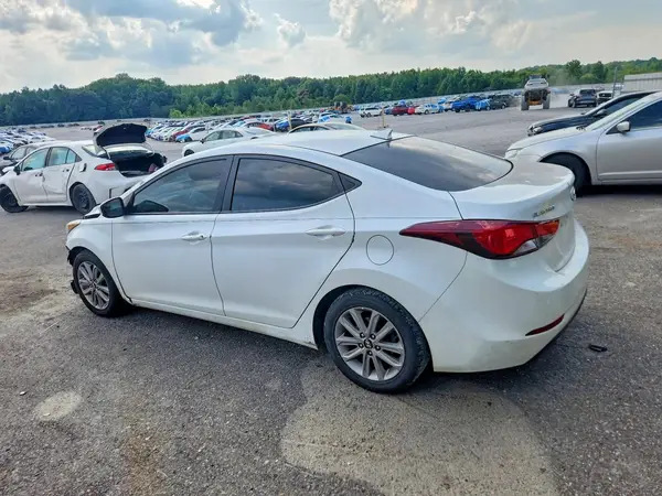 5NPDH4AE1GH766151 2016 HYUNDAI ELANTRA - Image 2