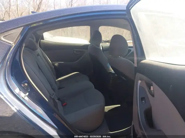 5NPDH4AE1GH768143 2016 HYUNDAI ELANTRA - Image 8