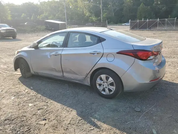 5NPDH4AE1GH768465 2016 HYUNDAI ELANTRA - Image 2
