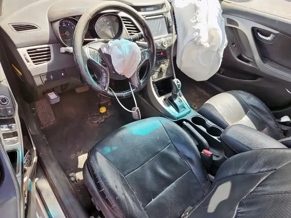 5NPDH4AE1GH768627 2016 HYUNDAI ELANTRA - Image 8