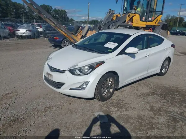 5NPDH4AE1GH768871 2016 HYUNDAI ELANTRA - Image 2