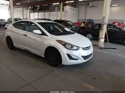5NPDH4AE1GH773813 2016 HYUNDAI ELANTRA
