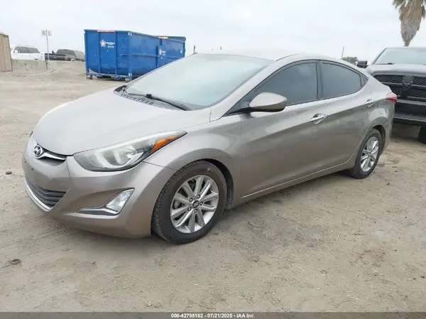 5NPDH4AE1GH773973 2016 HYUNDAI ELANTRA - Image 2
