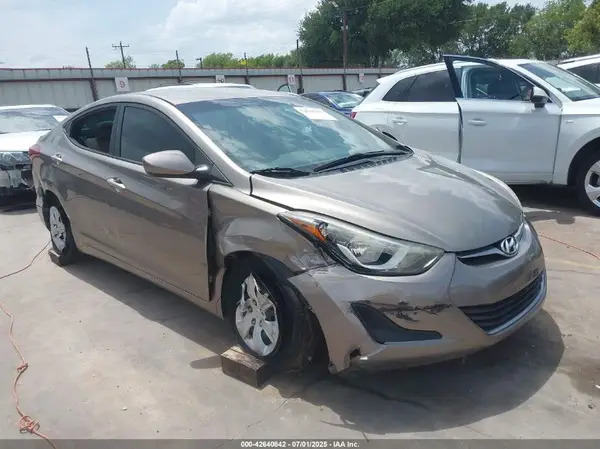 5NPDH4AE1GH774041 2016 HYUNDAI ELANTRA - Image 1