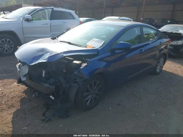 5NPDH4AE1GH774086 2016 HYUNDAI ELANTRA - Image 2