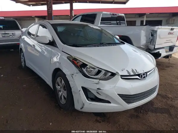 5NPDH4AE1GH774525 2016 HYUNDAI ELANTRA - Image 1
