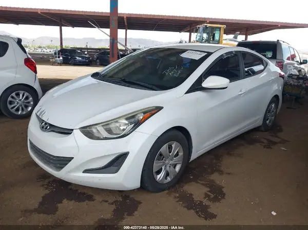 5NPDH4AE1GH774525 2016 HYUNDAI ELANTRA - Image 2