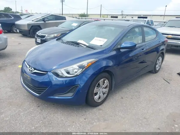 5NPDH4AE1GH775786 2016 HYUNDAI ELANTRA - Image 2