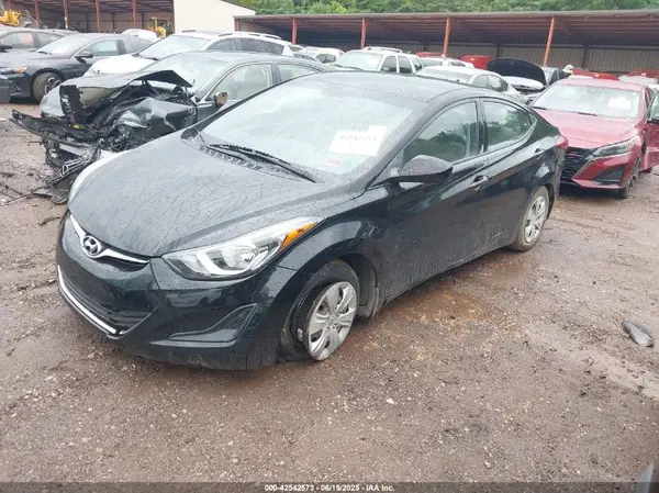 5NPDH4AE1GH776288 2016 HYUNDAI ELANTRA - Image 2