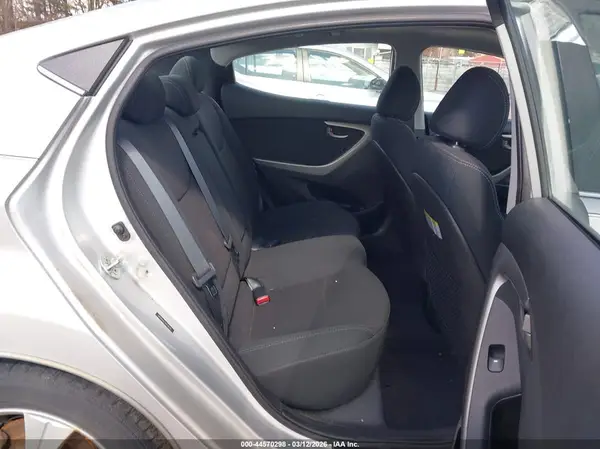 5NPDH4AE1GH776792 2016 HYUNDAI ELANTRA - Image 8