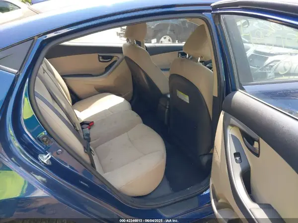 5NPDH4AE1GH780776 2016 HYUNDAI ELANTRA - Image 8