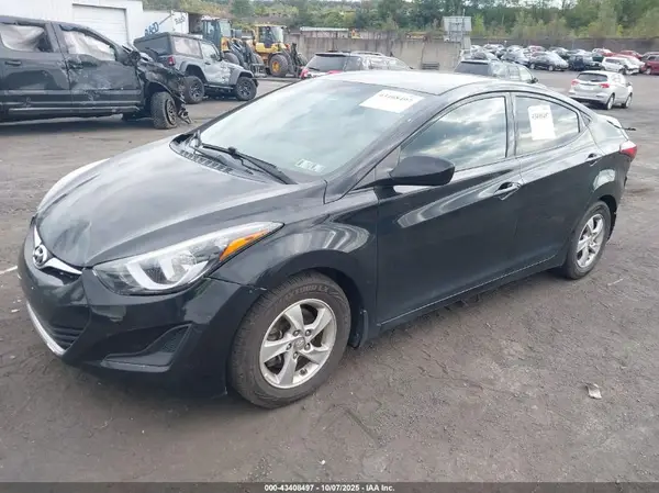 5NPDH4AE1GH780860 2016 HYUNDAI ELANTRA - Image 2
