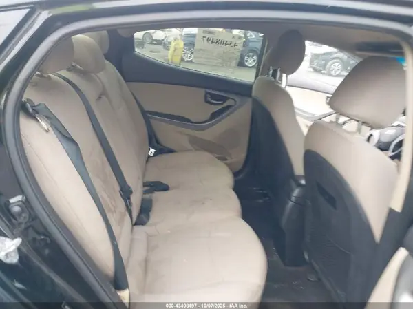 5NPDH4AE1GH780860 2016 HYUNDAI ELANTRA - Image 8