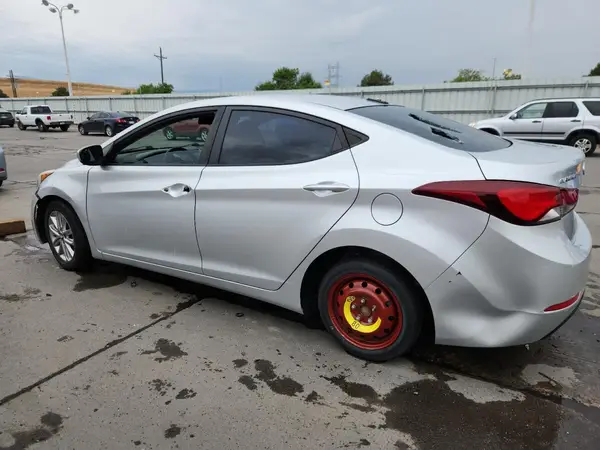 5NPDH4AE1GH782608 2016 HYUNDAI ELANTRA - Image 2