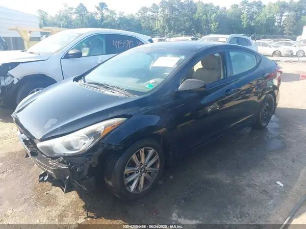 5NPDH4AE1GH783273 2016 HYUNDAI ELANTRA - Image 2