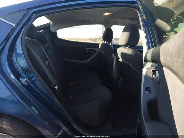 5NPDH4AE1GH784374 2016 HYUNDAI ELANTRA - Image 8