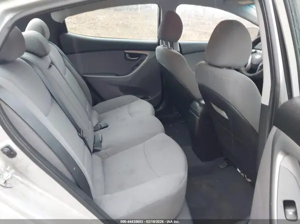 5NPDH4AE1GH785198 2016 HYUNDAI ELANTRA - Image 8