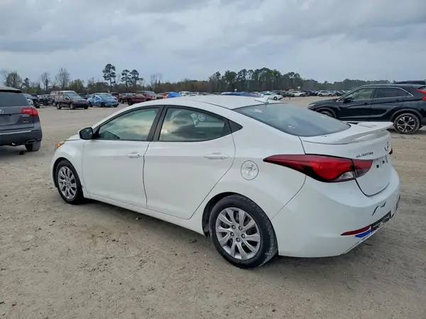 5NPDH4AE1GH785511 2016 HYUNDAI ELANTRA - Image 2