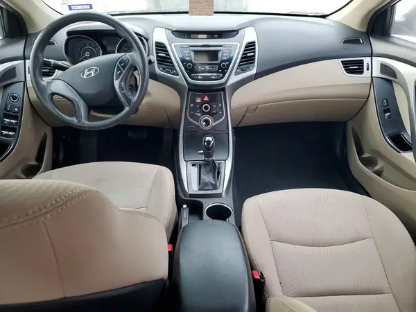 5NPDH4AE1GH785511 2016 HYUNDAI ELANTRA - Image 8