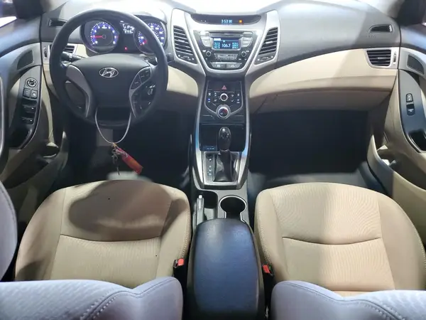 5NPDH4AE1GH785668 2016 HYUNDAI ELANTRA - Image 8