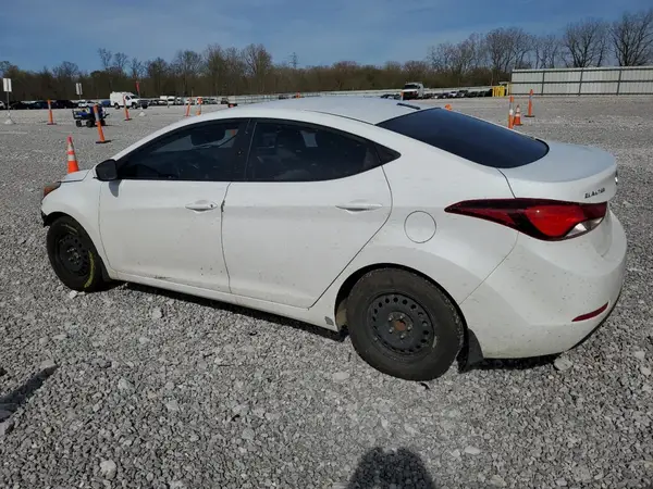 5NPDH4AE1GH786674 2016 HYUNDAI ELANTRA - Image 2