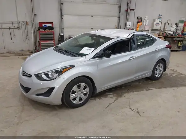 5NPDH4AE1GH787422 2016 HYUNDAI ELANTRA - Image 2