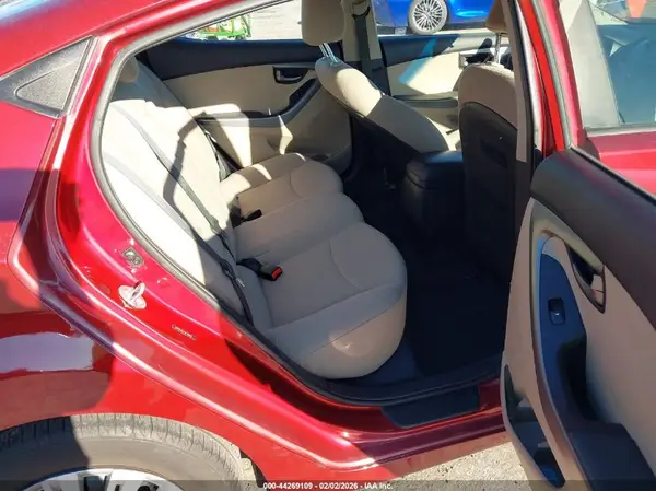 5NPDH4AE1GH788621 2016 HYUNDAI ELANTRA - Image 8