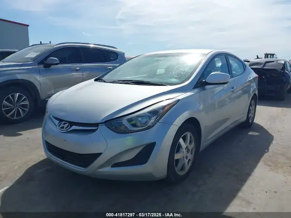 5NPDH4AE1GH792295 2016 HYUNDAI ELANTRA - Image 2