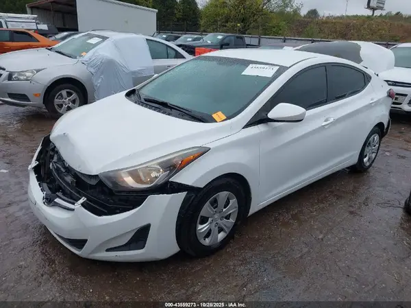 5NPDH4AE1GH793673 2016 HYUNDAI ELANTRA - Image 2