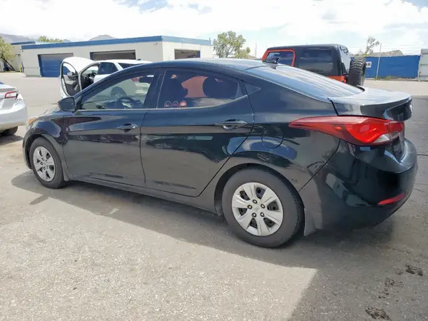 5NPDH4AE1GH793981 2016 HYUNDAI ELANTRA - Image 2