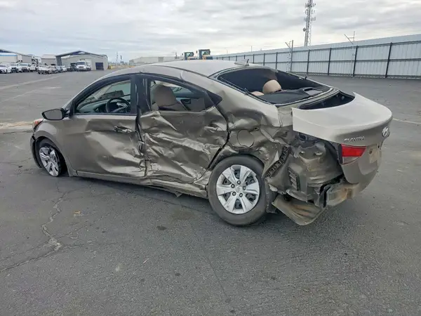 5NPDH4AE1GH794676 2016 HYUNDAI ELANTRA - Image 2