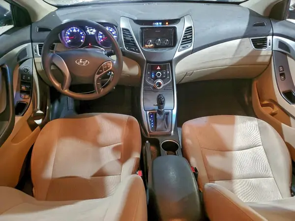 5NPDH4AE1GH795181 2016 HYUNDAI ELANTRA - Image 8