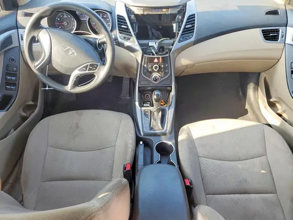 5NPDH4AE1GH795892 2016 HYUNDAI ELANTRA - Image 8