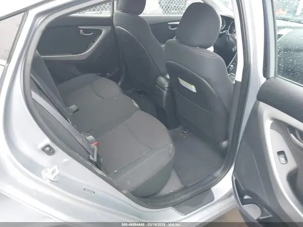 5NPDH4AE1GH797822 2016 HYUNDAI ELANTRA - Image 8