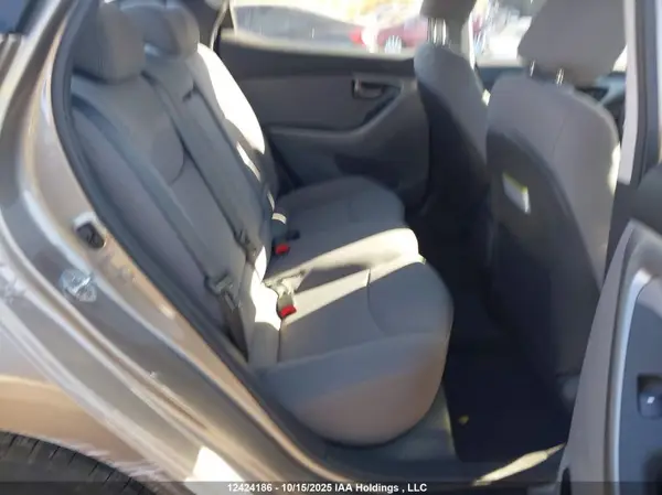 5NPDH4AE1GH798713 2016 HYUNDAI ELANTRA - Image 8
