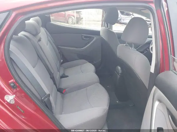 5NPDH4AE2GH653924 2016 HYUNDAI ELANTRA - Image 8