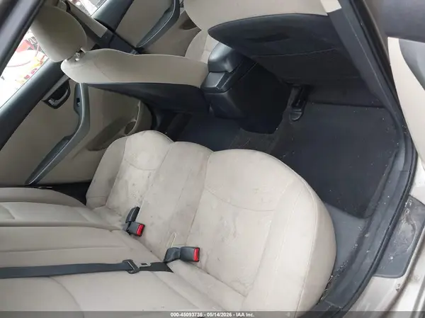5NPDH4AE2GH655172 2016 HYUNDAI ELANTRA - Image 8